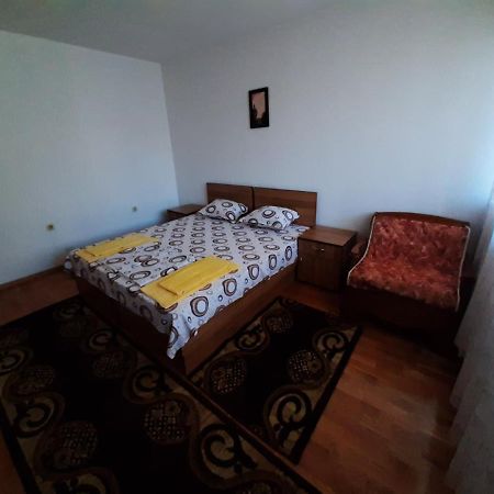 Къща За Гости Петрови Primorsko Luaran gambar