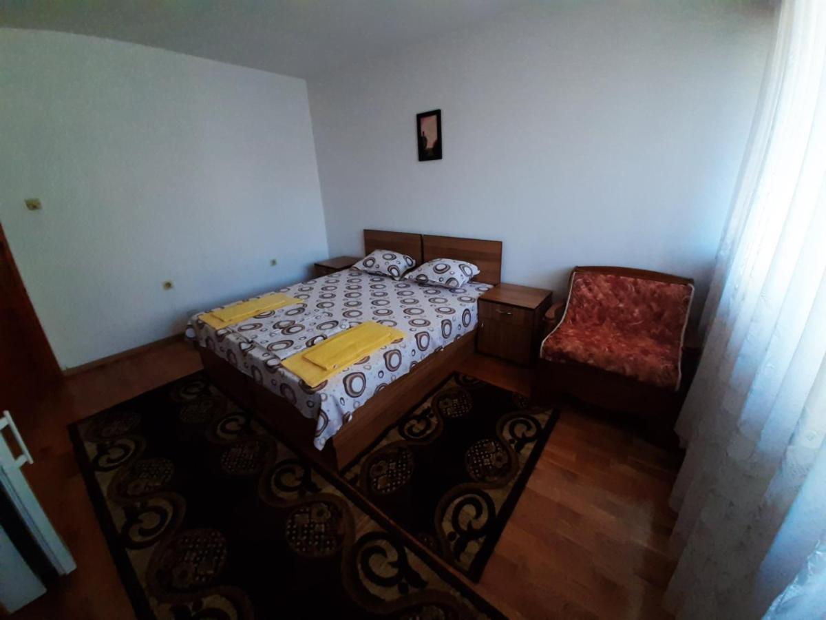 Къща За Гости Петрови Primorsko Luaran gambar